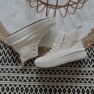 NWT Cream Sherpa Platform High Top Converse